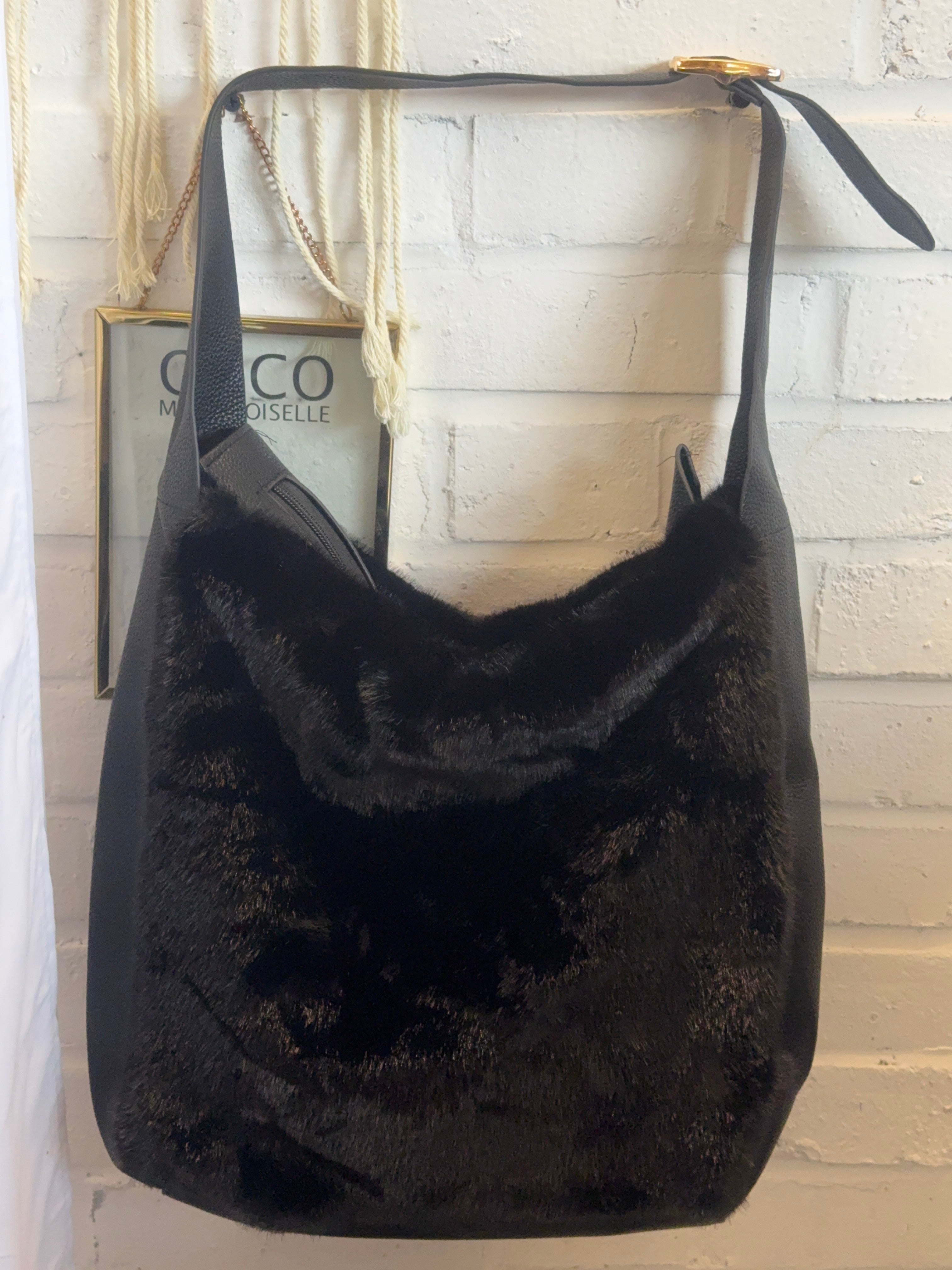 Sac fourrure noir ALHENA