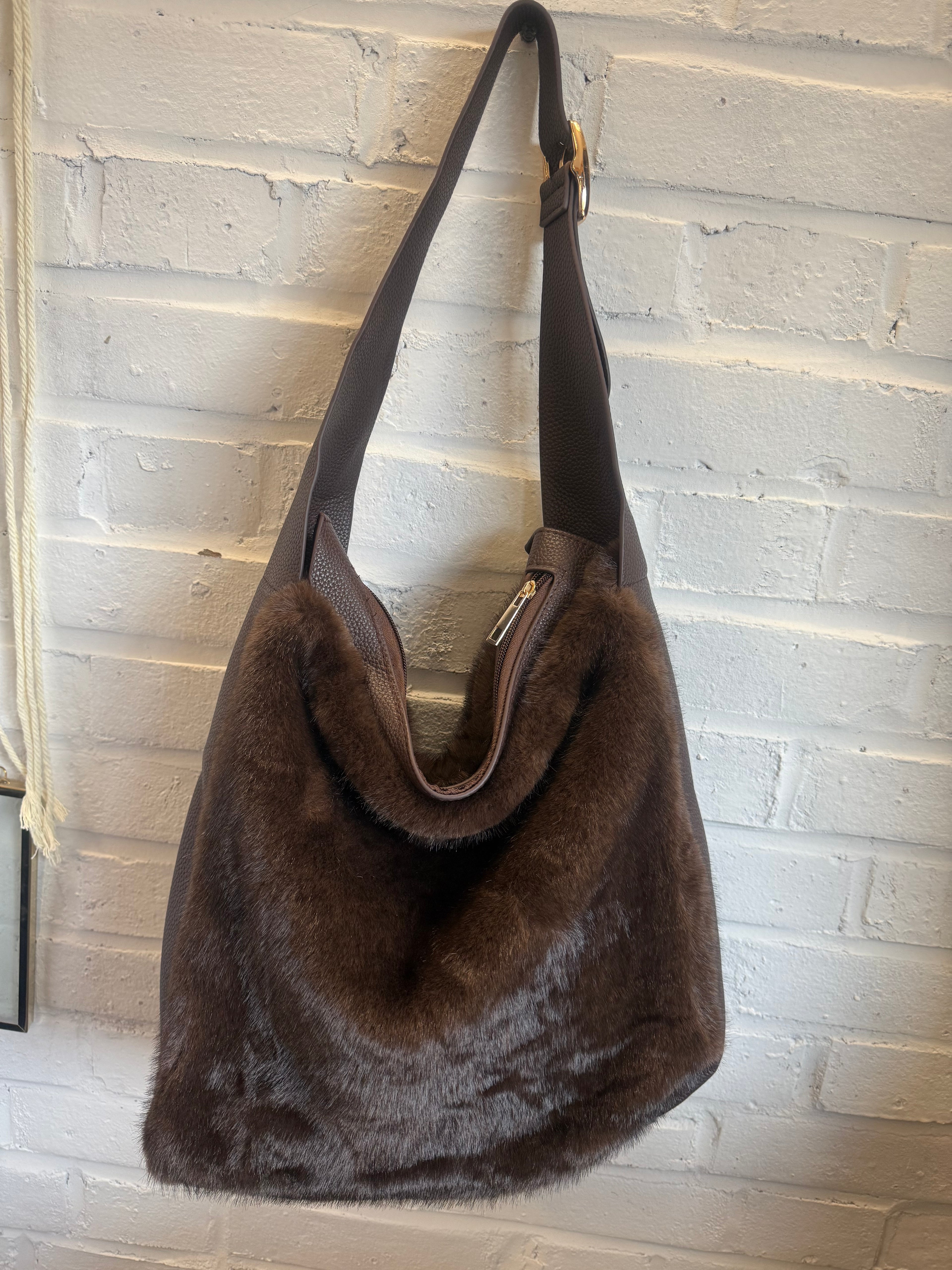 Sac fourrure chocolat ALHENA